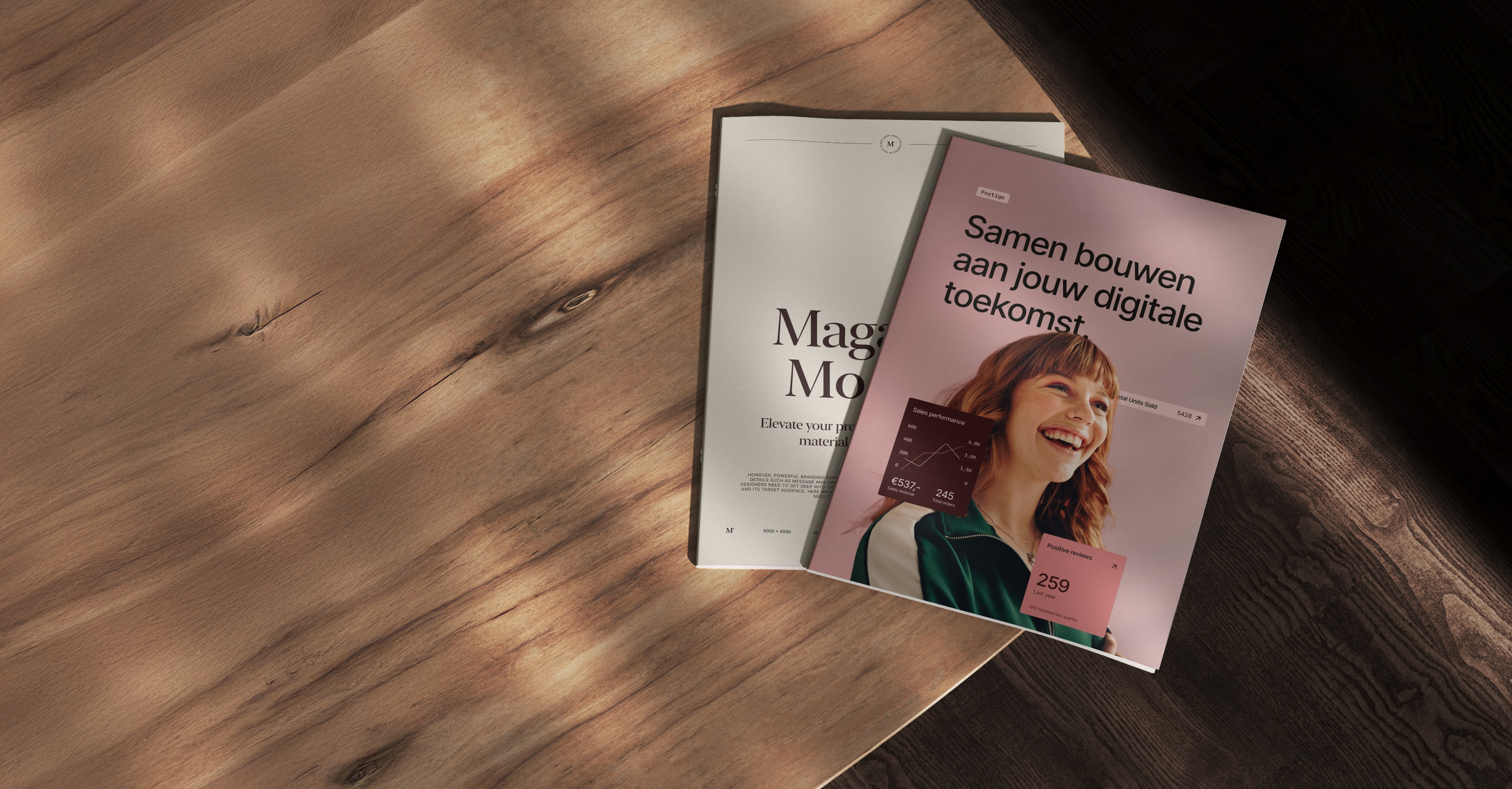 2 mockups op een tafel
